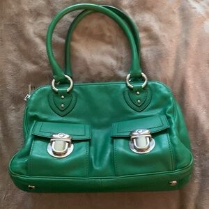Vintage Marc Jacob’s Kelly green leather satchel. Size ~14x9